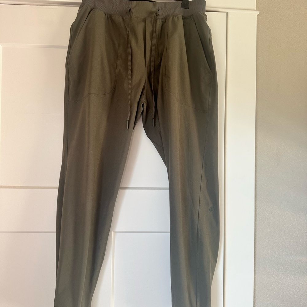 lululemon athletica Men's Khaki Joggers